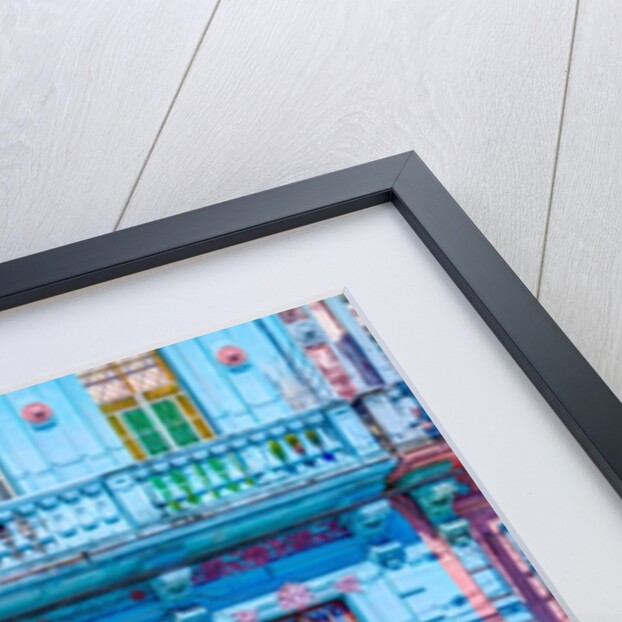 Vintage car in Havana by Assaf Frank